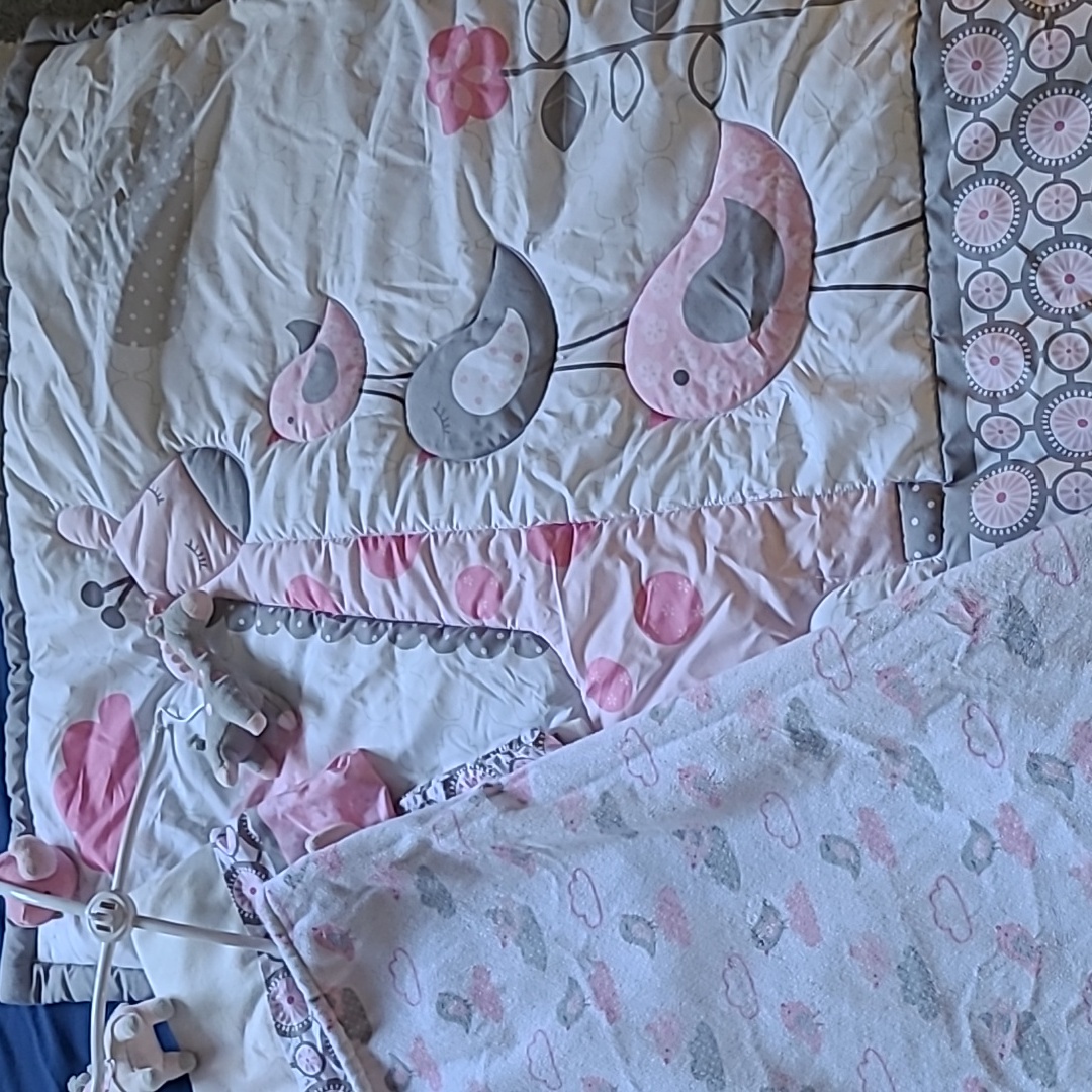 Pink Giraffe Crib Bedding